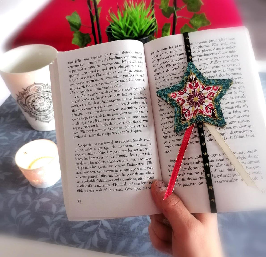 Marque-pages élastique Étoiles de Noël en tissu.