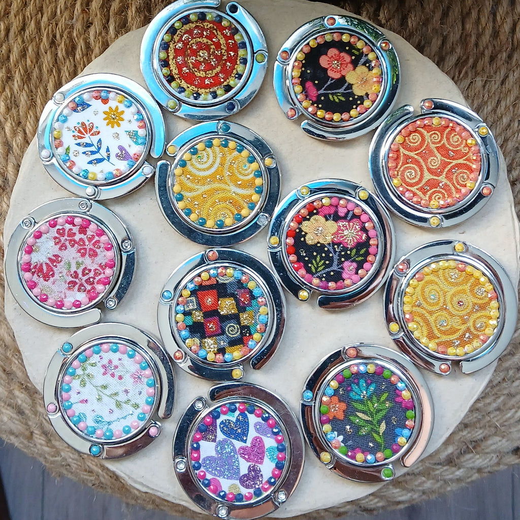 Crochet de table pour sac à main ou sac à dos pliable en tissu et métal - CARMANO by Les créas K.ro