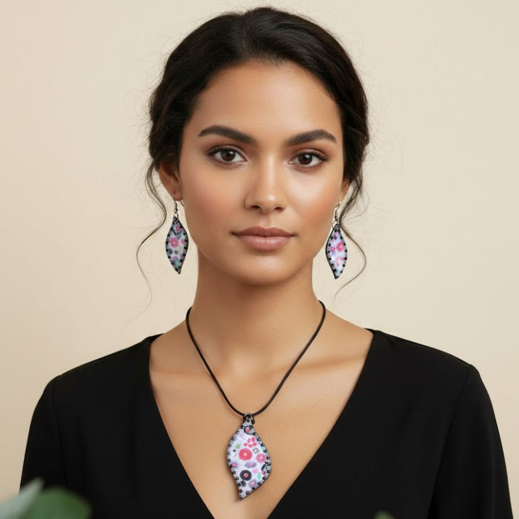 Parure de Bijoux feuilles en tissu recyclé Personnalisable – Duo pendentif & Boucles d’Oreilles - CARMANO by Les créas K.ro