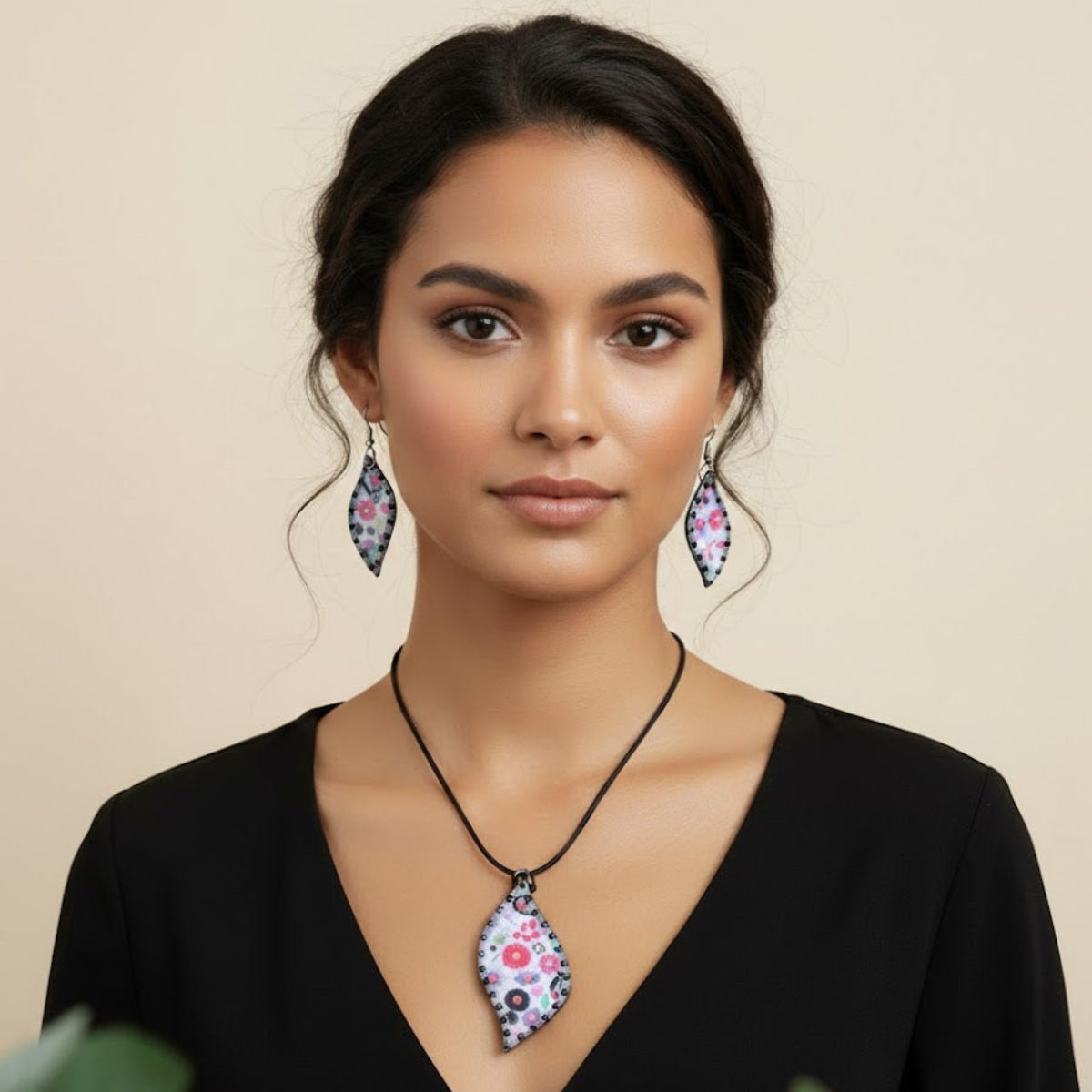 Parure de Bijoux feuilles en tissu recyclé Personnalisable – Duo pendentif & Boucles d’Oreilles - CARMANO by Les créas K.ro