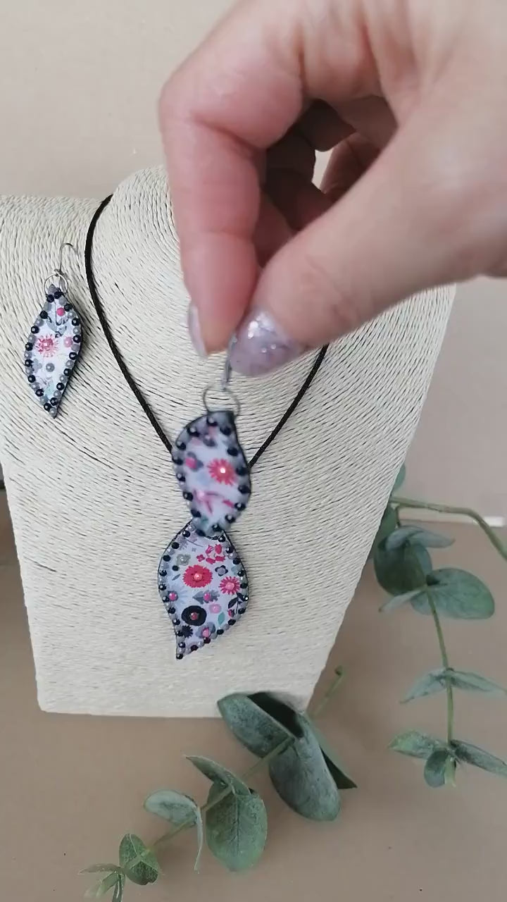 Parure de Bijoux feuilles en tissu recyclé Personnalisable – Duo pendentif & Boucles d’Oreilles