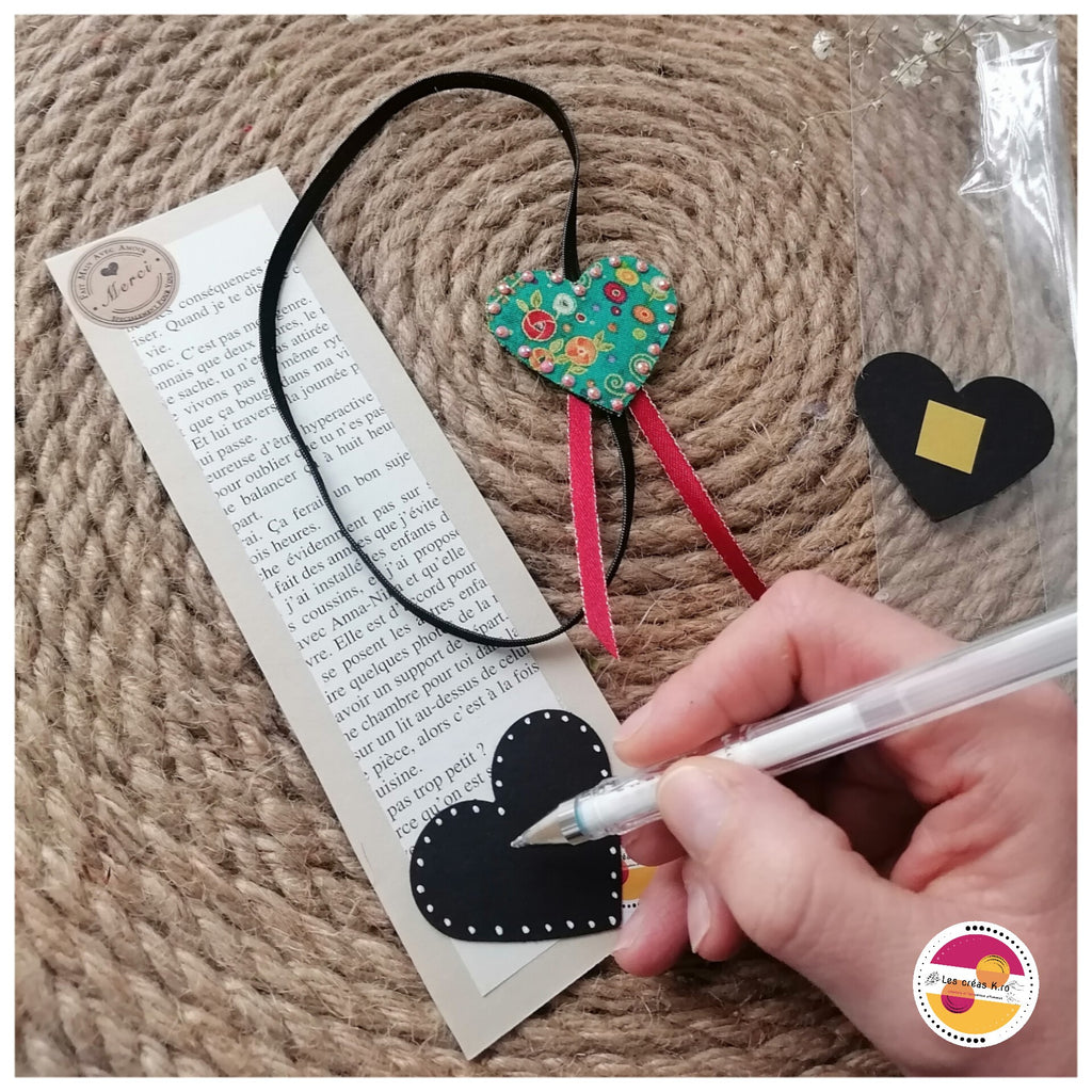 Marque-pages élastique Cœur en tissu.